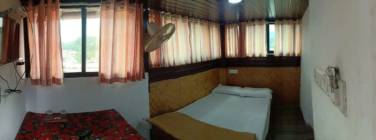 Dolphin Residency Hotel Thekkady