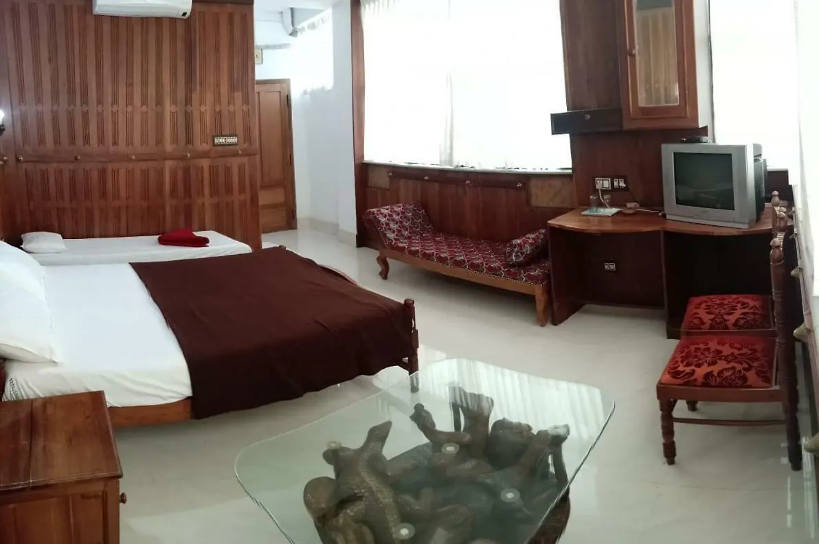 Dolphin Residency Hotel Thekkady India